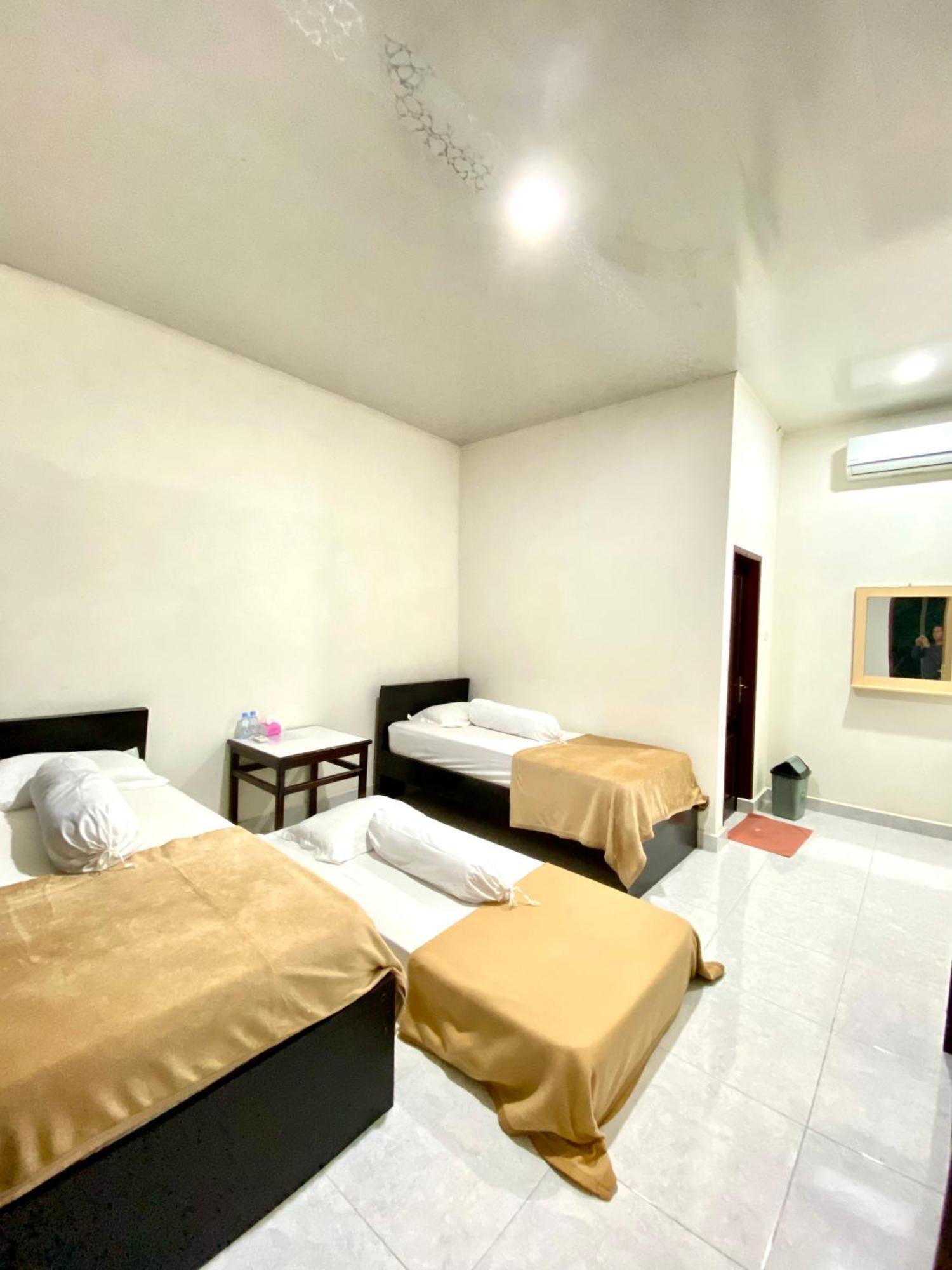 Amadeo Guest House Ratodena Exterior foto